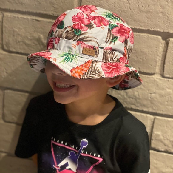 Vans Other - Little Girls Vans Floral Bucket Hat